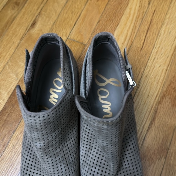 Khaki suede leather booties with cut out - Picture 3 of 7